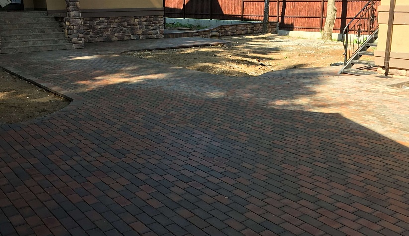 Укладка тротуарной плитки в КП Зеленые Холмы, Наро-Фоминский район